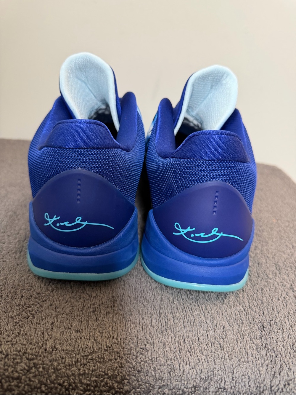 Nike Men’s size 11 Kobe Blue Basketball Shoes Blue X-ray Skeleton Aqua Sneakers - Picture 2 of 8